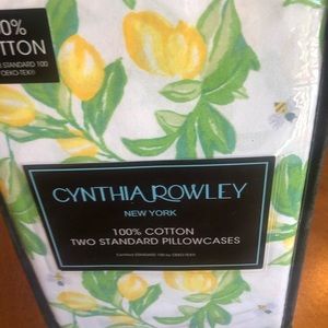 Cynthia Rowley 2 standard pillow cases